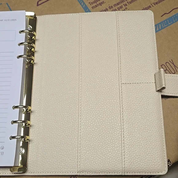 Stil Elegant Cream Leather Planner - Picture 4 of 4